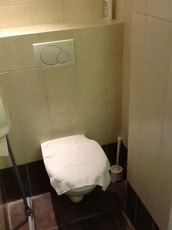 **  Max Hotel Amsterdam Netherlands